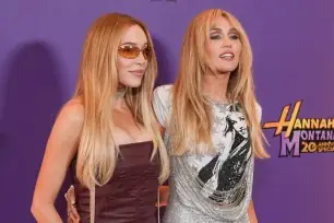 Miley Cyrus calls out 'creepy' Alex Cooper at 'Hannah Montana' premiere